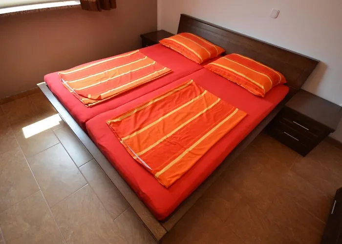 Komljen 4 By Interhome Vir